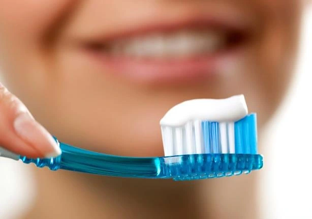 كيفية فرش الأسنان بعد الزراعة