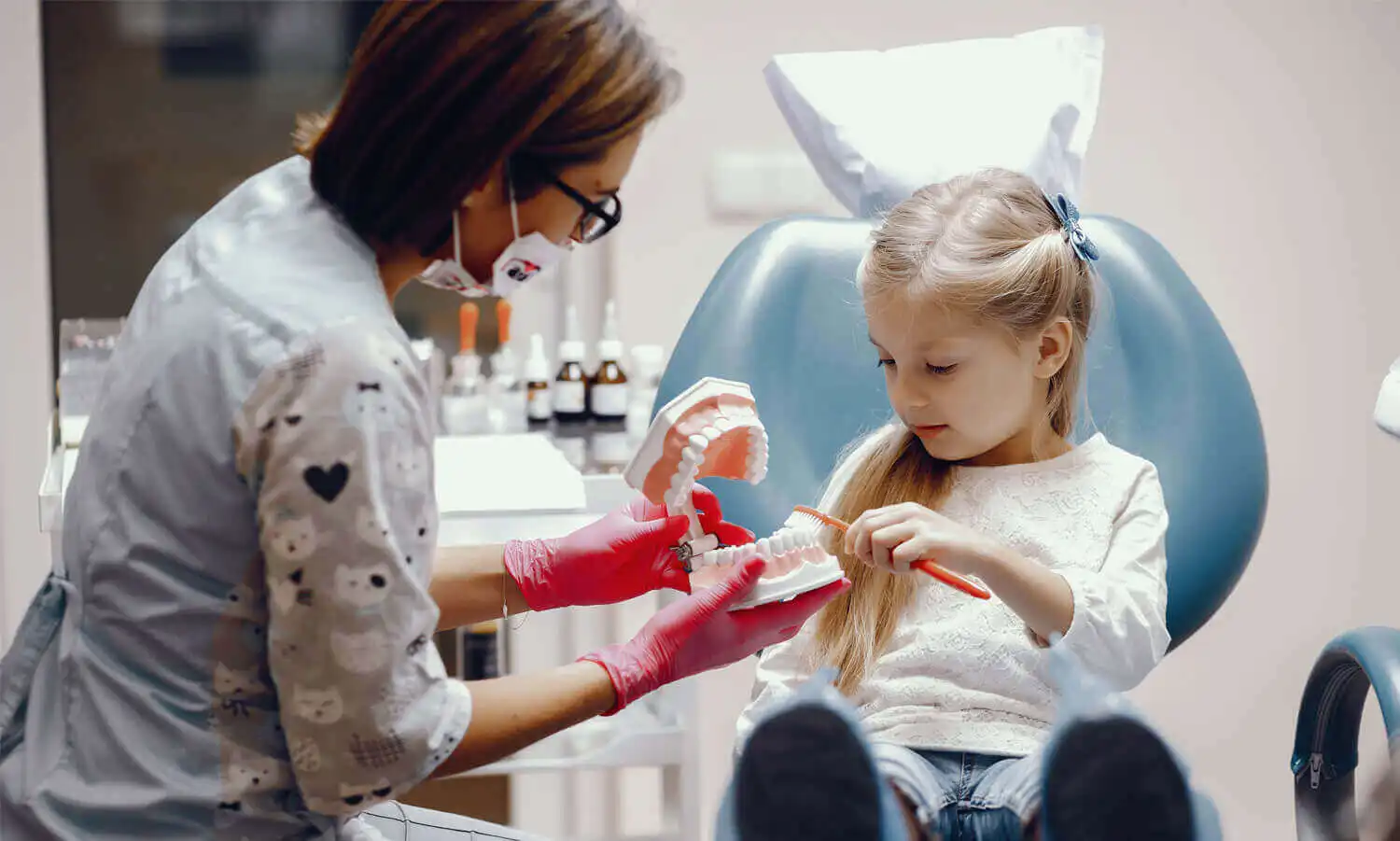 تبييض الاسنان للاطفال طبيعياً
