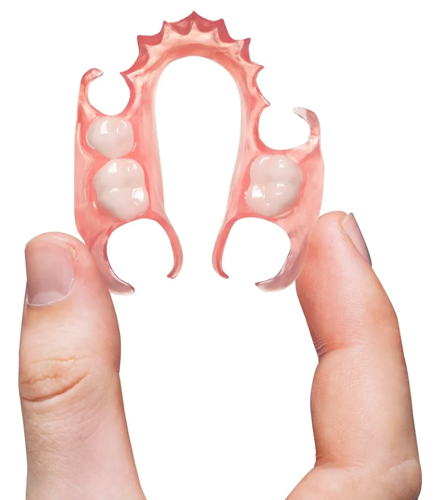 شكل طقم الأسنان المطاطي